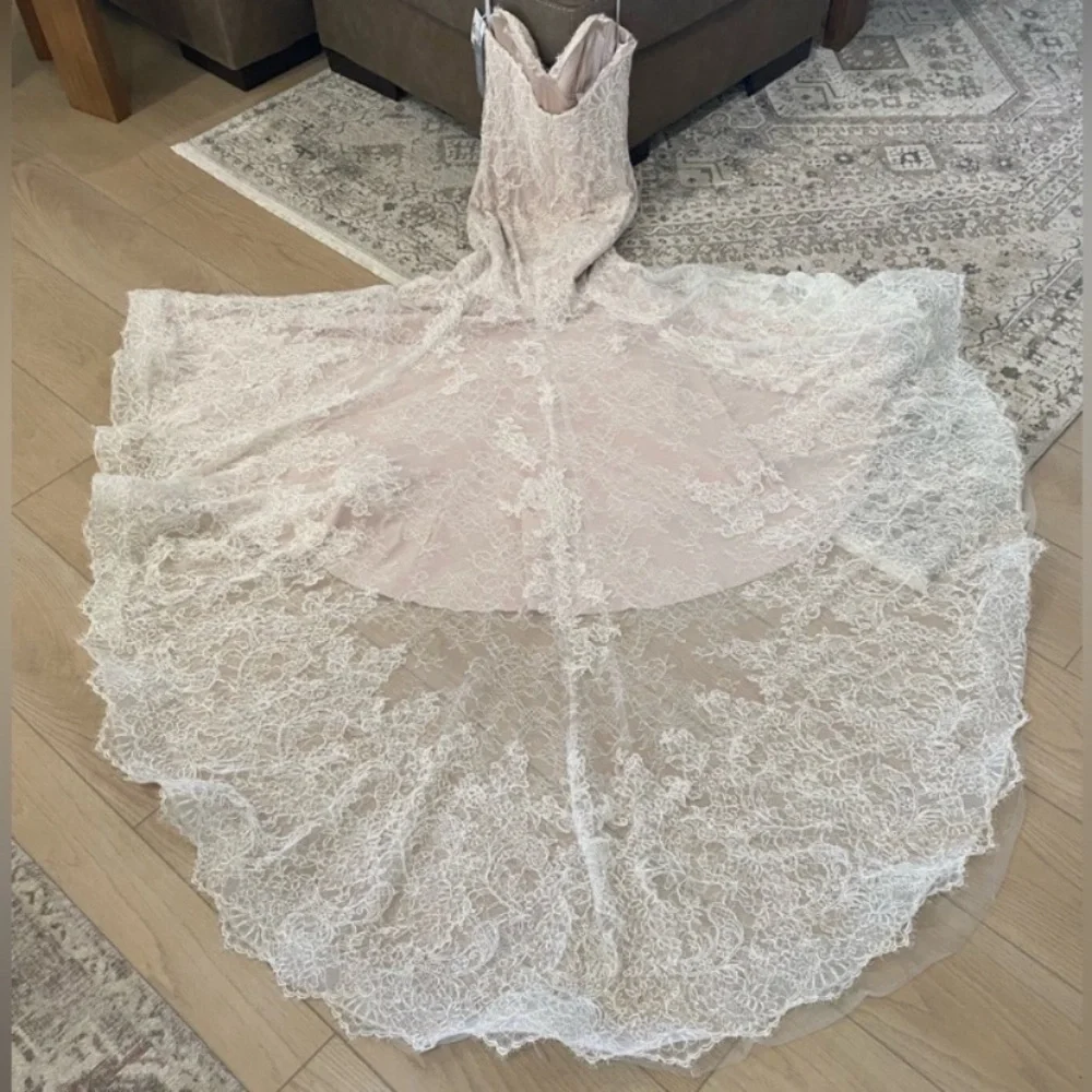 Wtoo Lace Wedding Dress - Picture 6 of 14